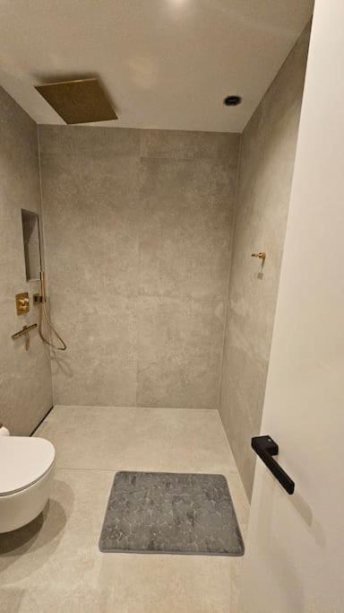 Apartment Ug Neubau City - Pool, Gym, Zweites Bad Extra Buchbar München